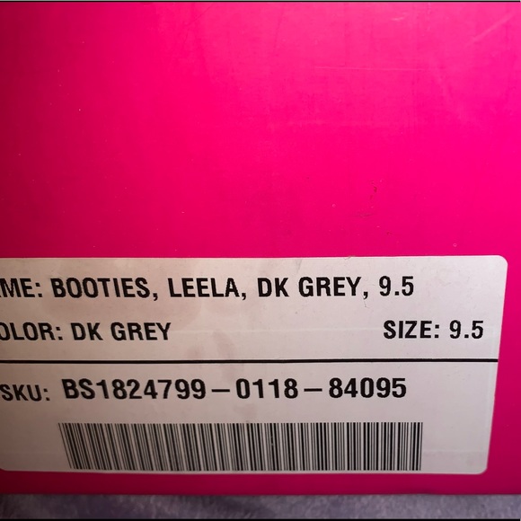 Brand new in box size 9.5 booties - Picture 7 of 7